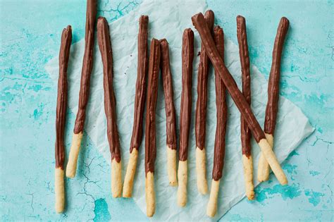 Easy Homemade Pocky Sticks Recipe .